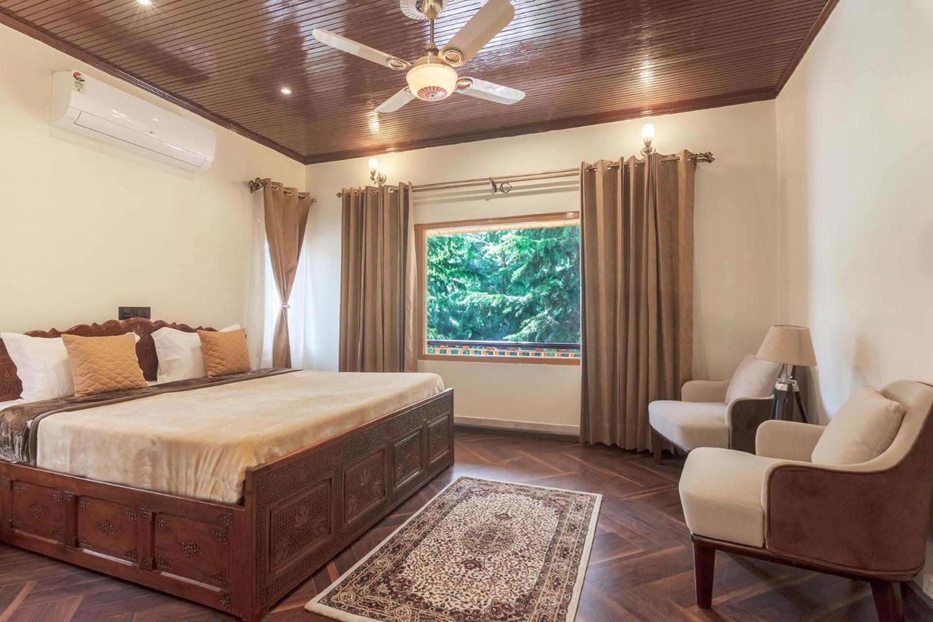 Stayvista At Pinewood Villa - Pet Friendly Villa With Lawn & Pool Table Σριναγκάρ Εξωτερικό φωτογραφία