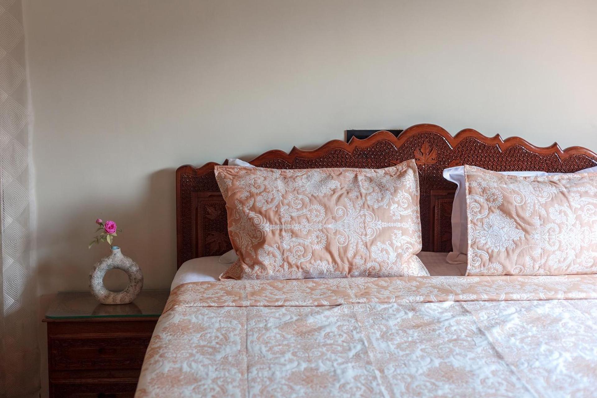 Stayvista At Pinewood Villa - Pet Friendly Villa With Lawn & Pool Table Σριναγκάρ Εξωτερικό φωτογραφία